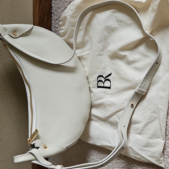 Banana Repeblic Vida Half-moon Shoulder Bag - Picture 2 of 10